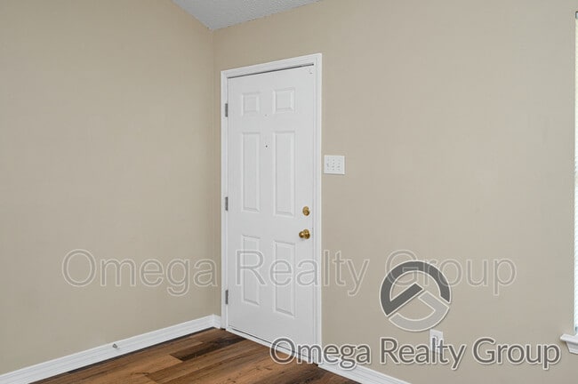 Building Photo - 3020 Barlett Dr