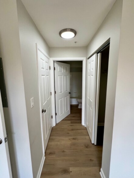 Building Photo - 14000 Farnsworth Ln