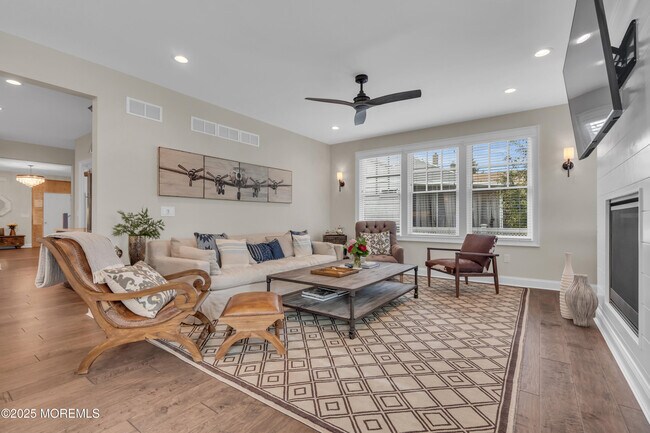 Building Photo - 2118 Edgewood Pl