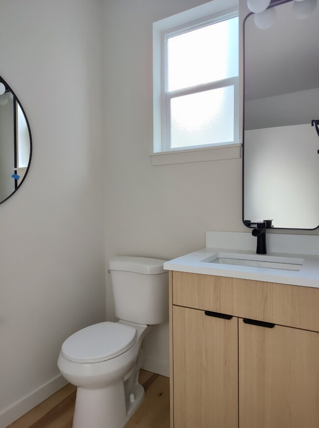 Building Photo - 4264 NE Going St