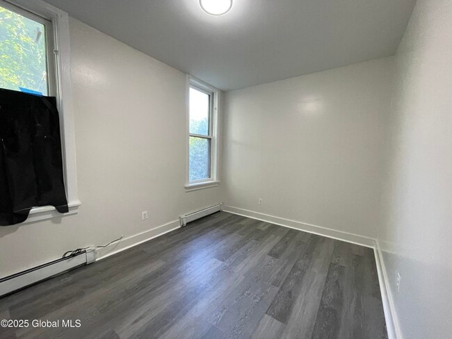 Building Photo - 475 S Pearl St