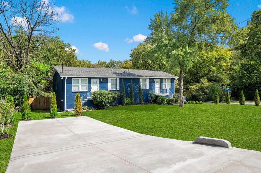 Building Photo - 2112 Sanborn Dr