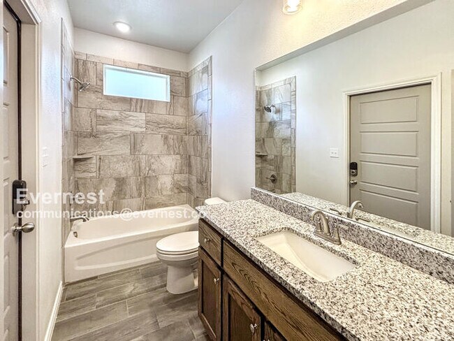Building Photo - 8507 Glade Dr