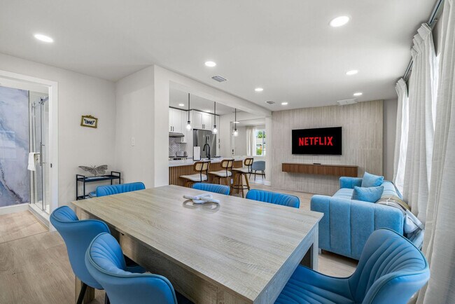 Building Photo - 510 79th Ave