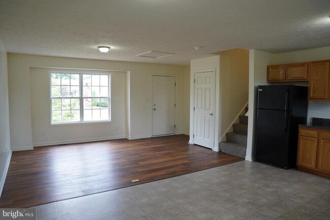 Building Photo - 153 Sinker Dr