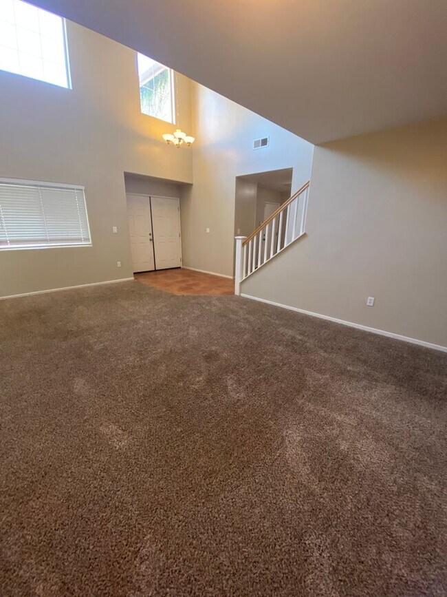 Building Photo - 11115 Cactus Valley Dr