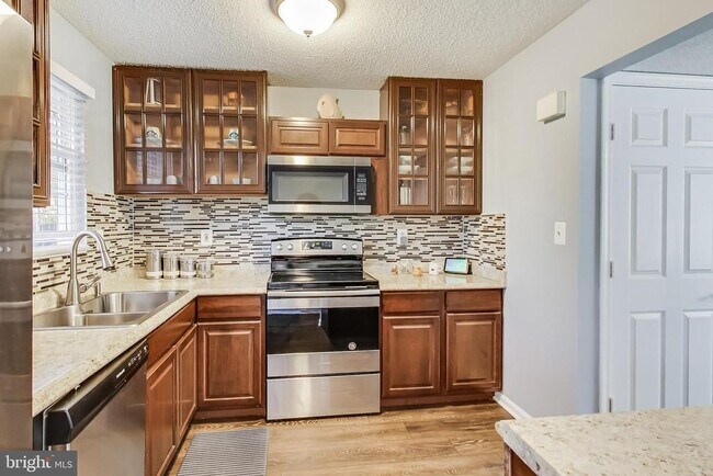 Building Photo - 6730 Mountain Lake Pl