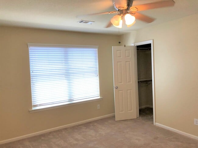 Building Photo - 21435 W Wallis Dr