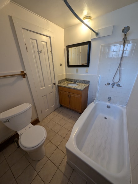 Building Photo - 39 Rutgers St