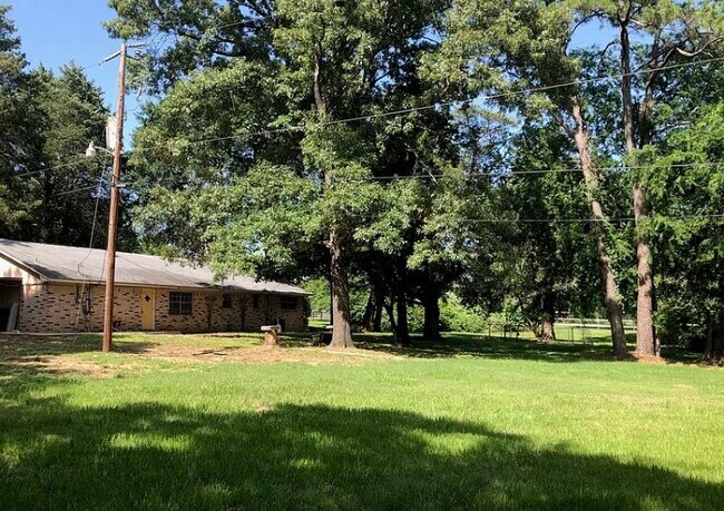 Building Photo - 13018 Forest Ln