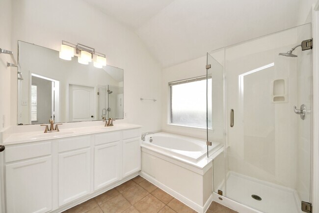 Building Photo - 19122 Mission Manor Ln