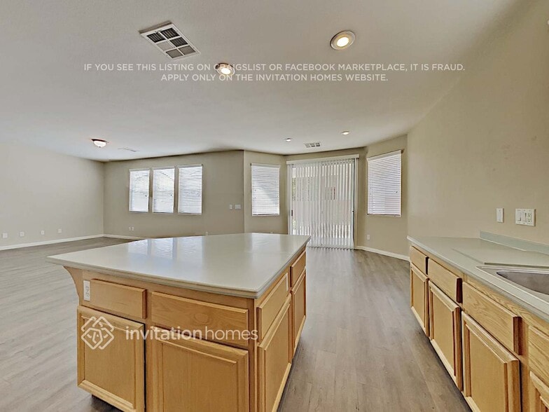 Building Photo - 5773 Cowboy Fiddle Ct