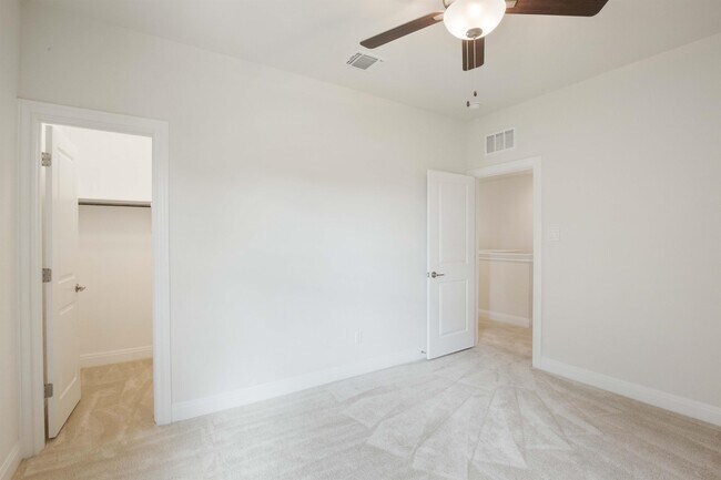 Building Photo - 148 Isabella Wy