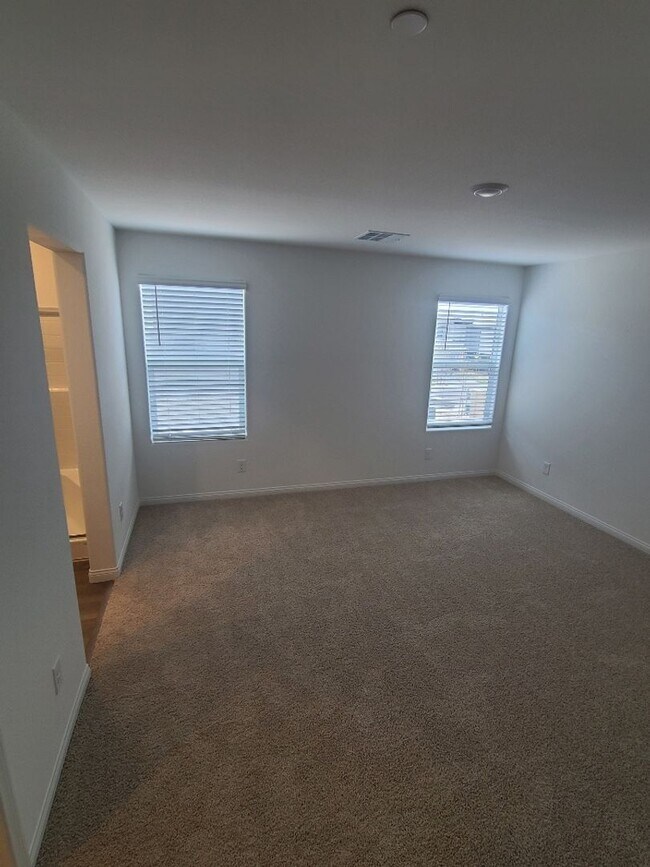 Building Photo - 1092 Saffron Toucan Ln