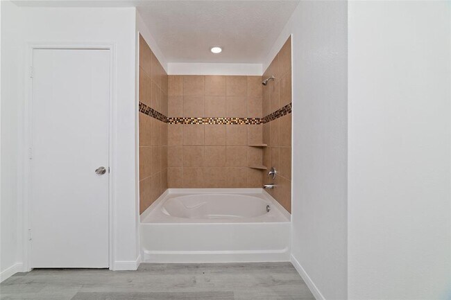 Building Photo - 18703 Clover Nut Ct