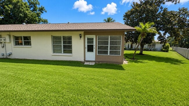 Building Photo - 1624 Whitehead Dr