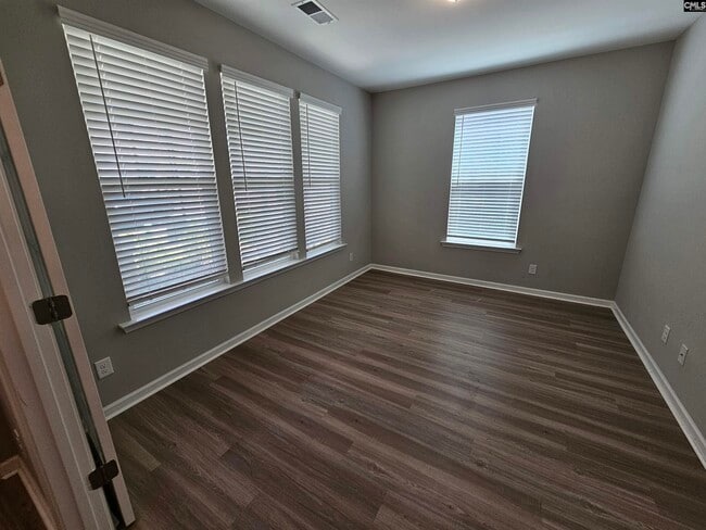 Building Photo - 717 N Pinewalk Way