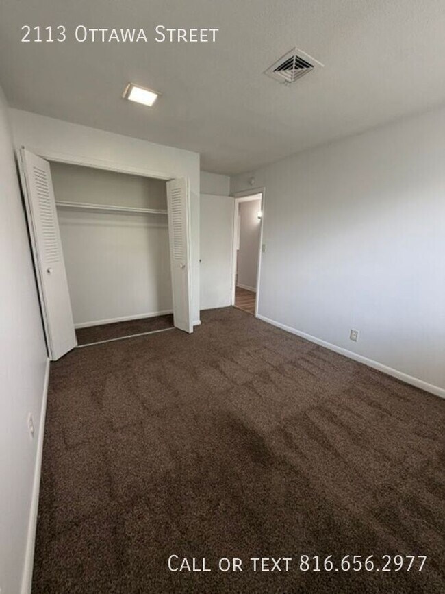 Building Photo - 2113 Ottawa St