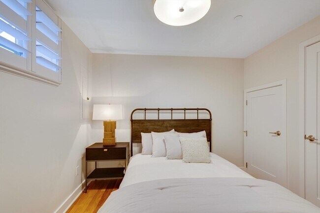 Building Photo - 242 Shawmut Ave