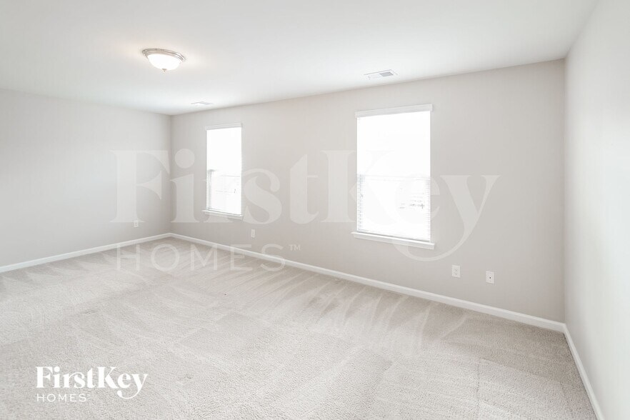 Building Photo - 640 Woolum Dr