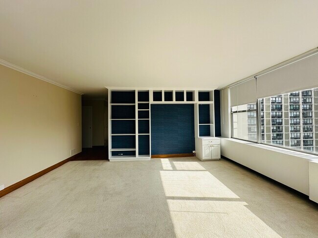 Building Photo - 5757 N Sheridan Rd