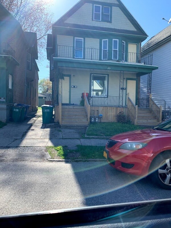 Building Photo - 272 Parkdale Ave