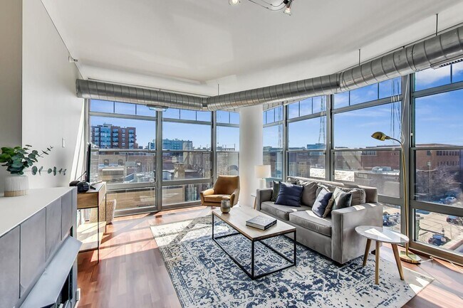 Building Photo - 1200 W Monroe St