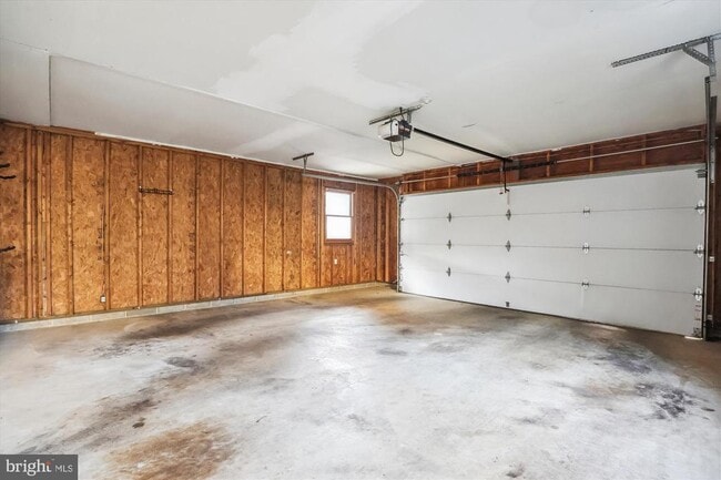 Building Photo - 6154 Beachway Dr