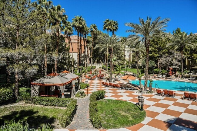 Building Photo - 220 E Flamingo Rd