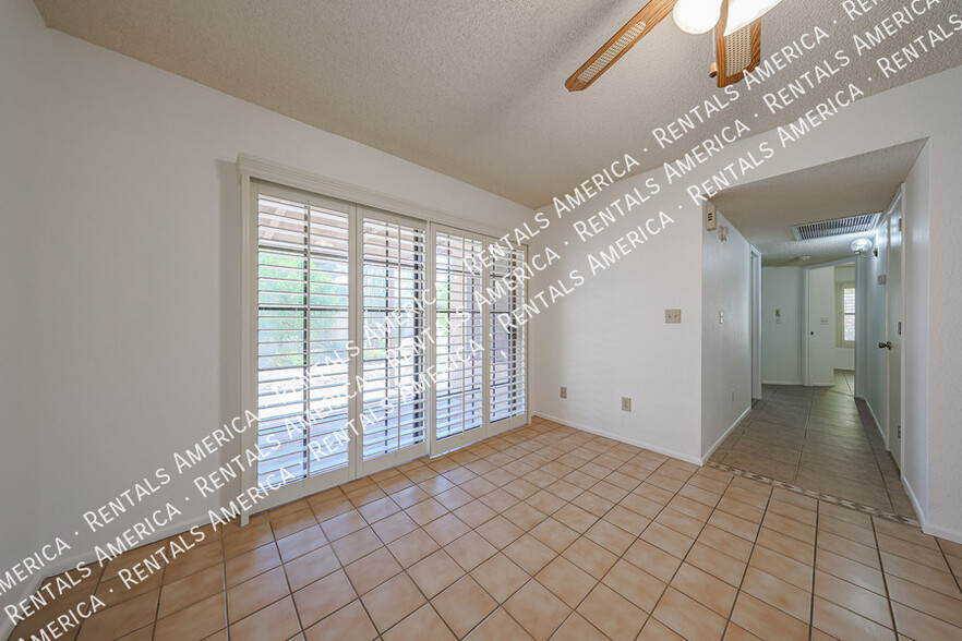 Building Photo - 5006 E Mesquite Wood Ct