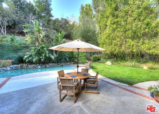 Building Photo - 23444 Park Hermosa
