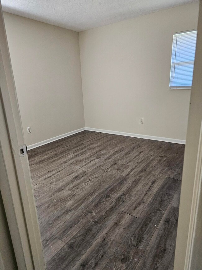 Building Photo - 1512 Colmar Ave