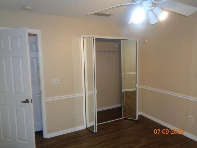 Building Photo - 1409 Bent Oaks Blvd