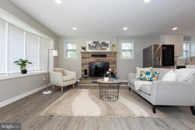 Building Photo - 9520 48th Ave