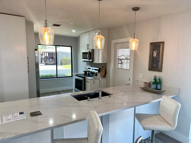 Building Photo - 14820 Wildflower Ln