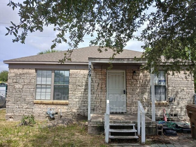 Building Photo - 329 Garfield Dr