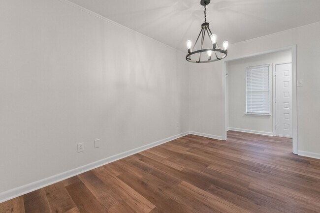 Building Photo - 3 BD 2 BA