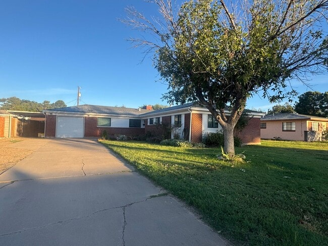 Primary Photo - 20 Wildy Dr