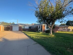 Building Photo - 20 Wildy Dr