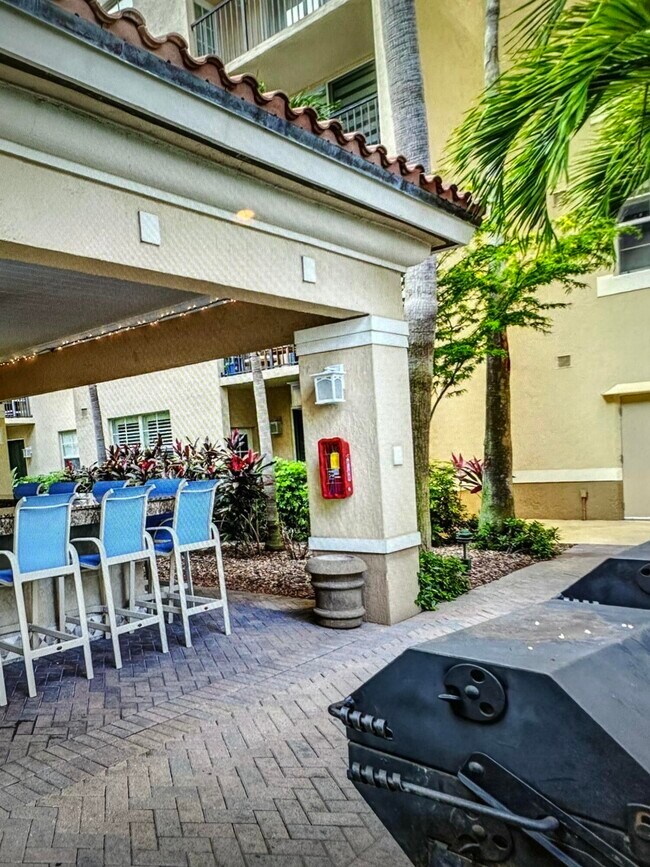 Building Photo - 1801 N Flagler Dr