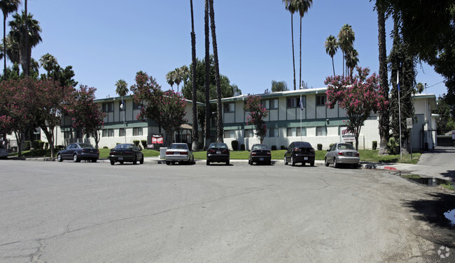 Primary Photo - Park Villa Apartments
