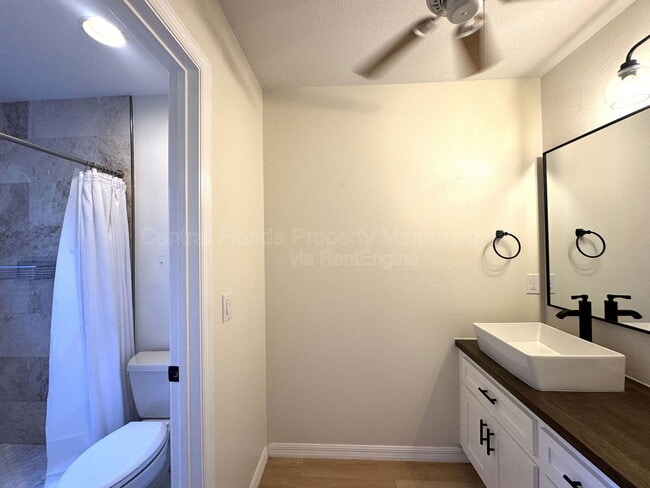 Building Photo - 9150 Palm Tree Dr