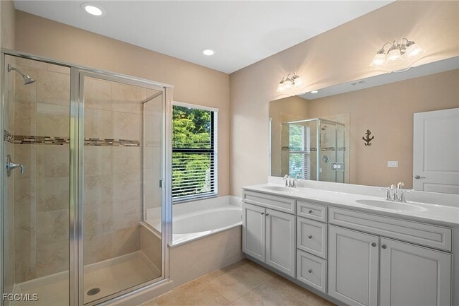 Building Photo - 15820 Portofino Springs Blvd