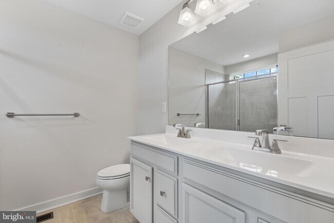 Building Photo - 1505 Wilmer Park Ln