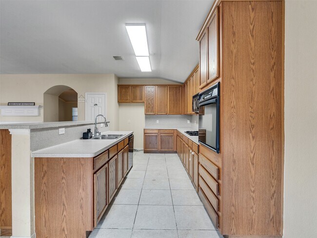 Building Photo - 3823 Beacons Vw