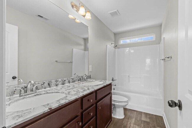 Building Photo - 3 Bed | 2.5 Bath | ~1,536 Sq Ft | Available for Rent