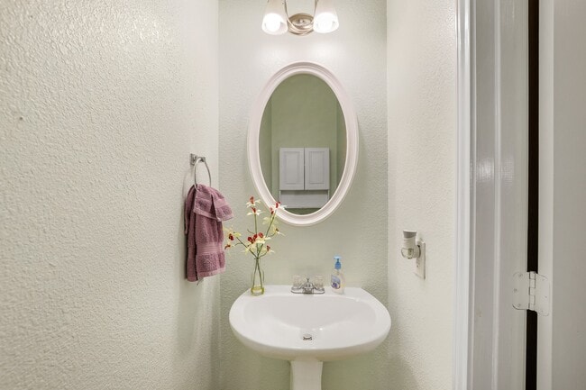 Building Photo - 17611 Haywood Oaks Dr