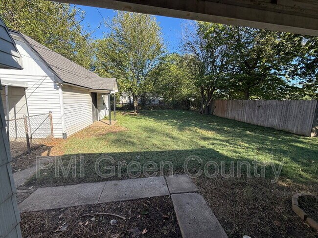 Building Photo - 6407 E King St