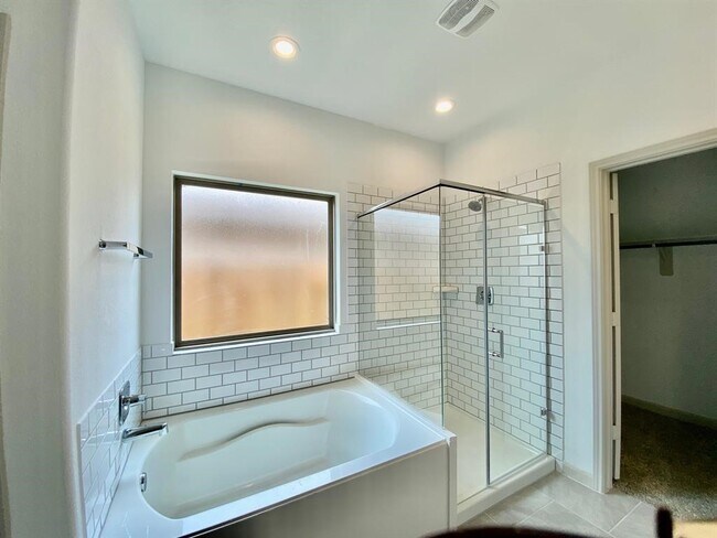 Building Photo - 1515 Wells Manor Ln