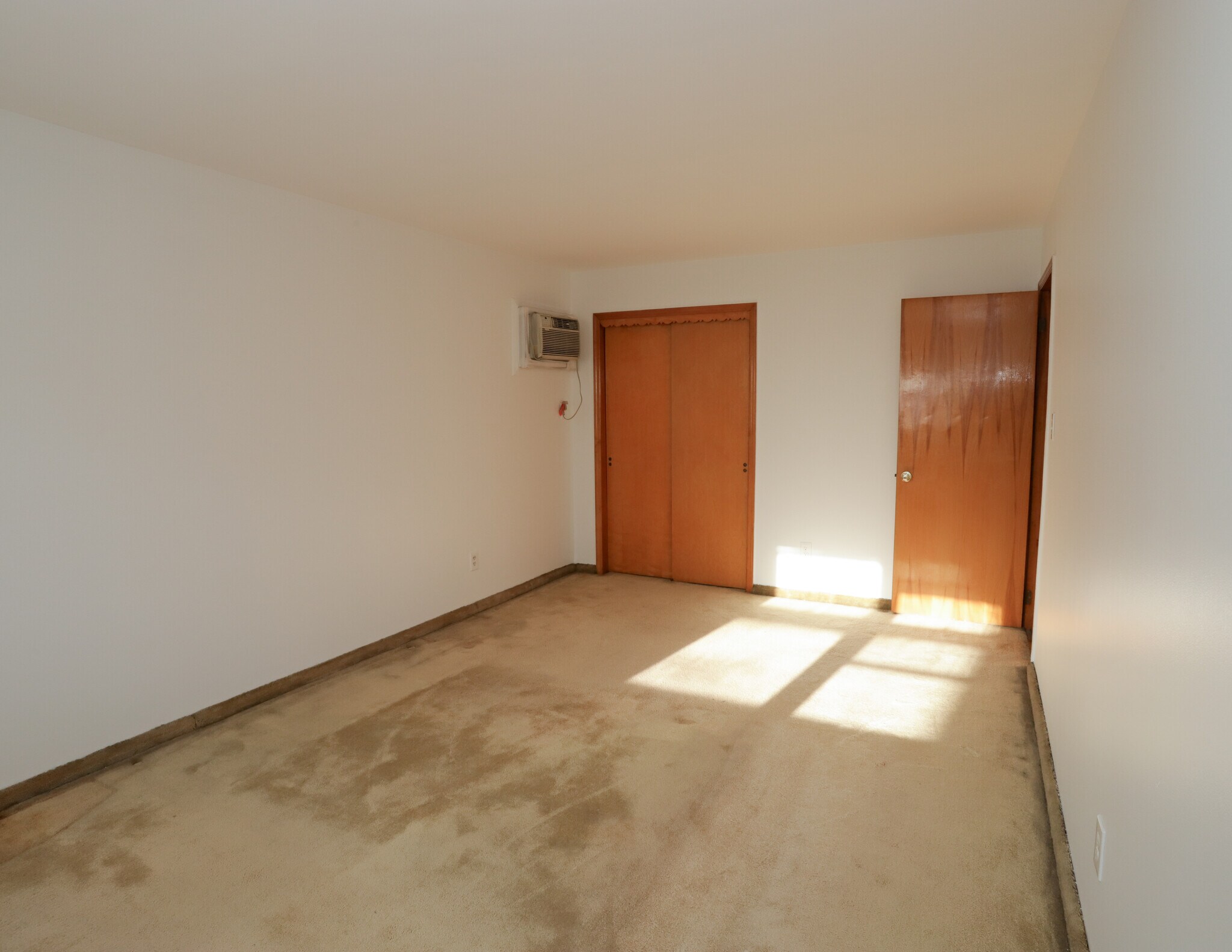 Building Photo - 15 Bleecker St